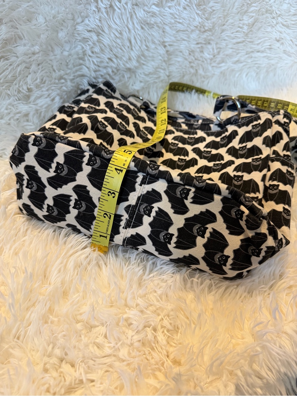 Bungalow 360 Bat/Black & White Patterned Tote with Matching Wristlet - Picture 5 of 11